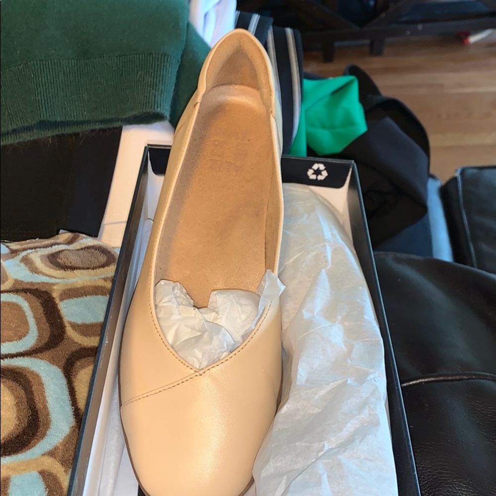 ballet flat cream quilted lambskin black patent calfskin